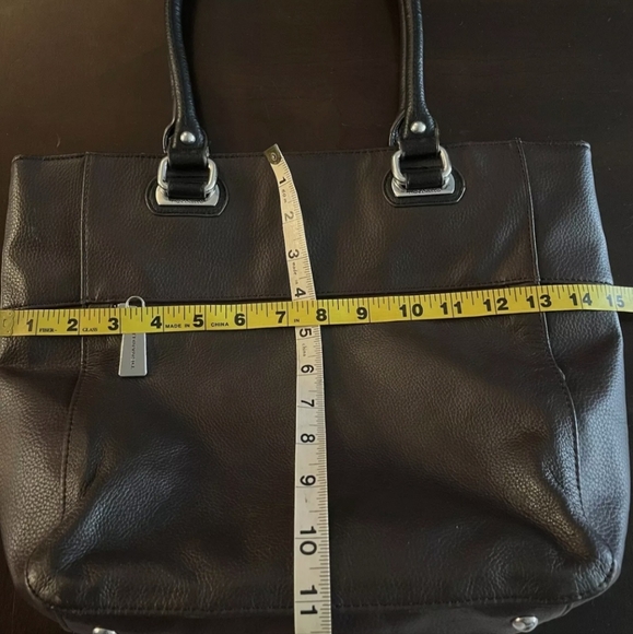 Tignanello black leather purse - Picture 7 of 7